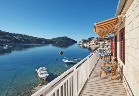 Apartment in Brna, Croatia