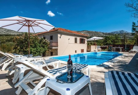 Villa in Srinjine, Croatia
