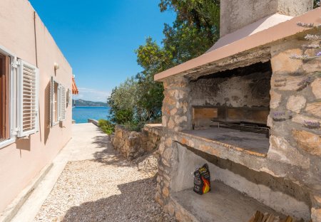 Villa in Mali Iž, Croatia