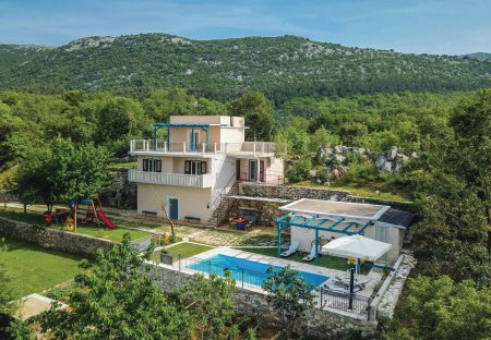 Villa in Kučiće, Croatia