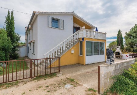Apartment in Vrsi, Croatia