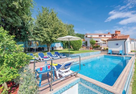 Apartment in Varvari, Croatia