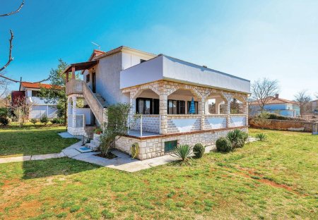 Apartment in Pinezići, Croatia