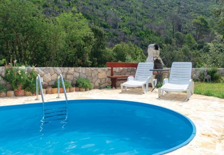 Apartment in Trstenik, Croatia