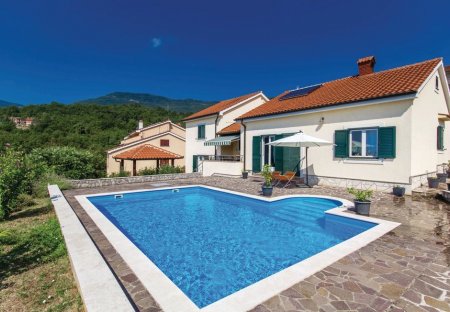 Apartment in Bregi, Croatia