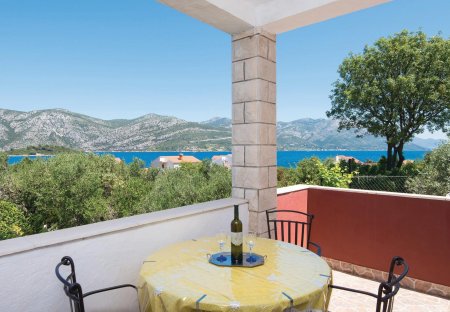 Apartment in Račišće, Croatia