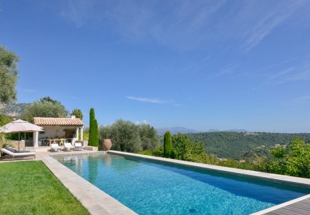 Villa in Plan de Noves, the South of France