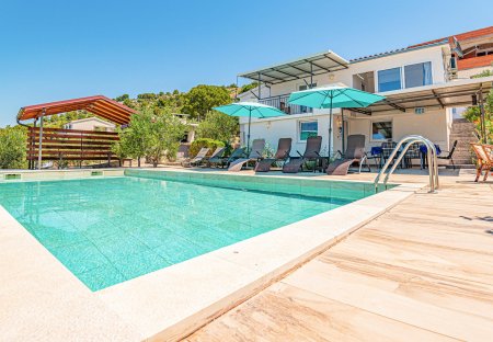 Villa in Zatoglav, Croatia