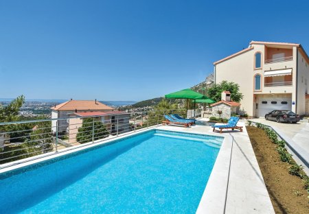 Apartment in Klis, Croatia