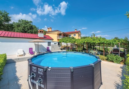 Apartment in Montovani, Croatia