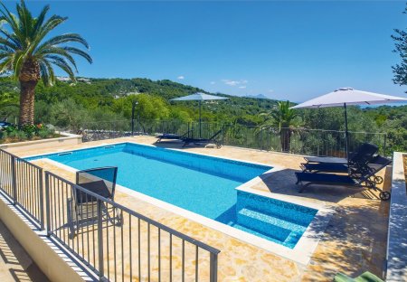 Villa in Selca, Croatia