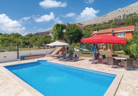 Villa in Srinjine, Croatia