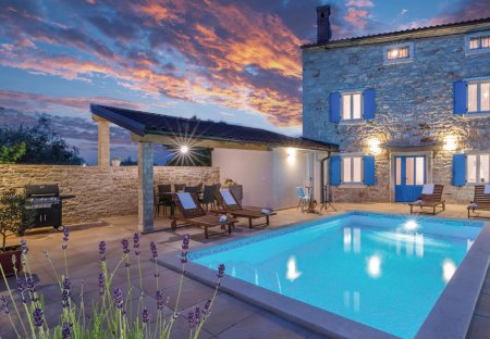 Villa in Peruški, Croatia