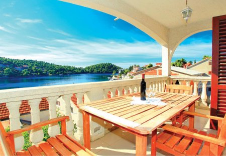 Apartment in Brna, Croatia