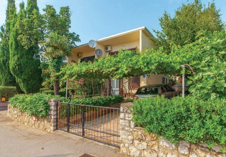 Apartment in Oštro, Croatia