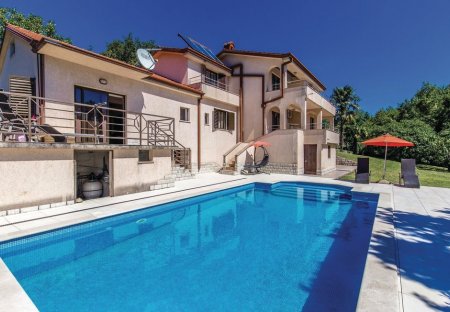 Villa in Bregi, Croatia