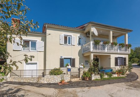 Apartment in Nedešćina, Croatia