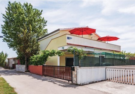 Apartment in Vrsi, Croatia