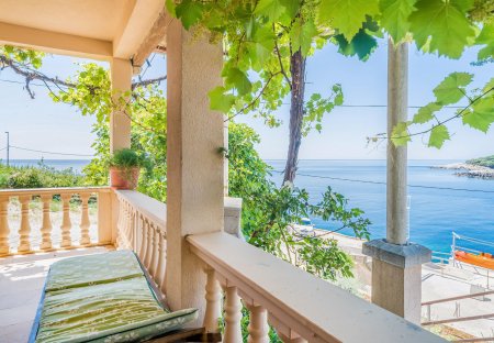 Apartment in Molunat, Croatia