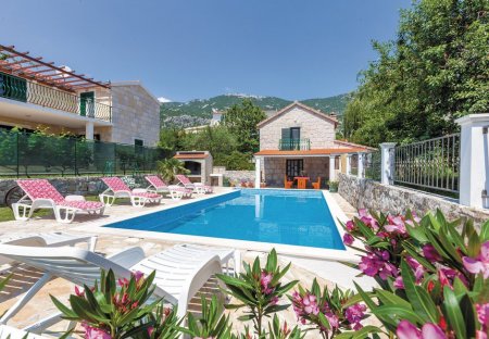 Villa in Ostrvica, Croatia