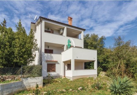 Studio Apartment in Tkon, Croatia