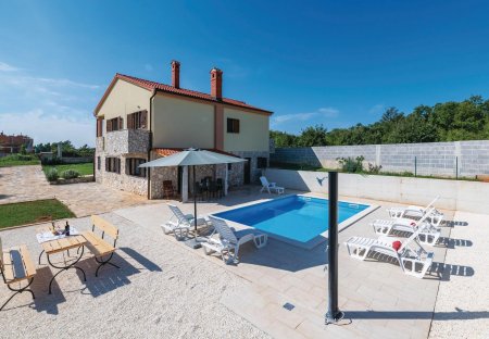 Villa in Peruški, Croatia
