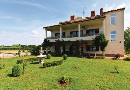 Apartment in Muntić, Croatia