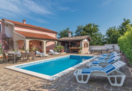 Villa in Vinež, Croatia