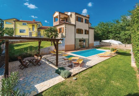 Villa in Kaštelir, Croatia