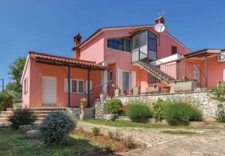 Apartment in Vinkuran, Croatia