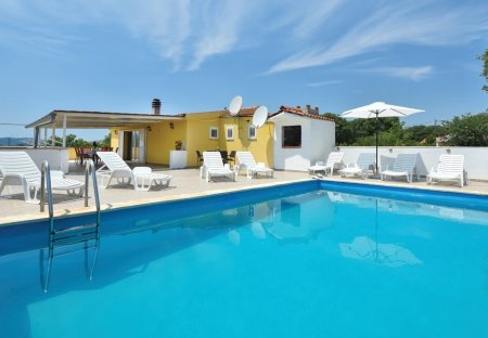 Apartment in Primorski Dolac, Croatia