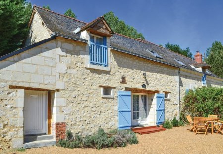 Villa in Vernoil-le-Fourrier, France
