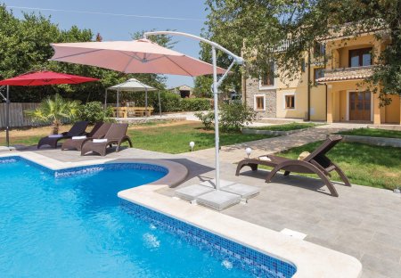 Villa in Tupljak, Croatia