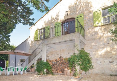 Apartment in Sambuc, the South of France