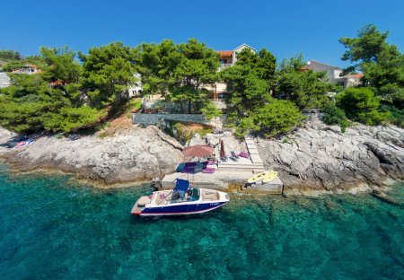 Villa in Sumartin, Croatia