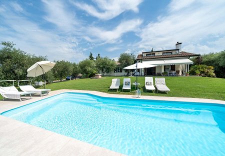 Villa in Bardolino, Italy
