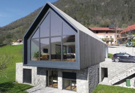 Villa in Zatolmin, Slovenia