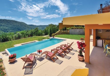 Villa in Krkavče, Slovenia