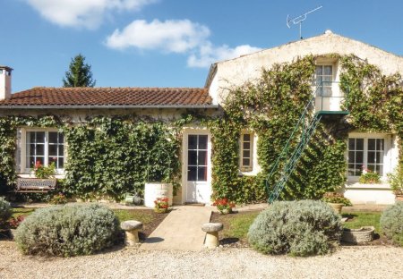 Villa in Aulnay, France