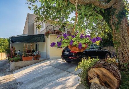 Apartment in Ostrvica, Croatia
