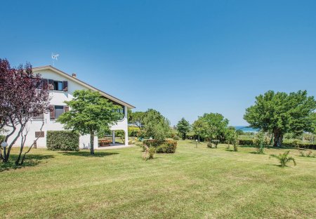 Villa in San Costanzo, Italy