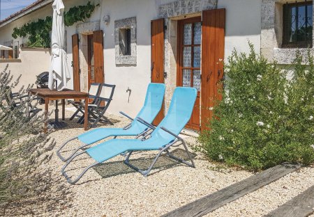 Villa in Asnois, France