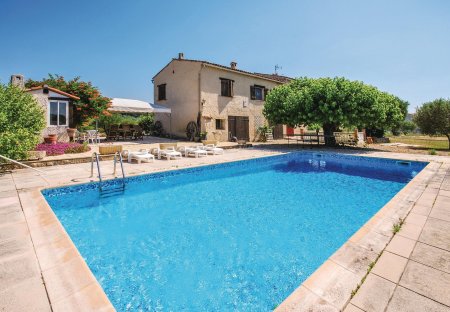 Villa in Bagnols-en-Forêt, the South of France