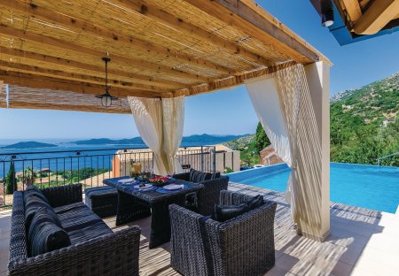 Villa in Brsečine, Croatia