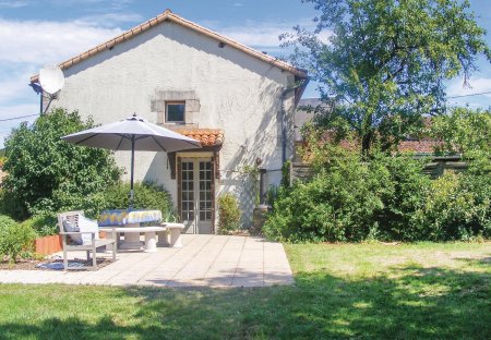 Villa in Queaux, France