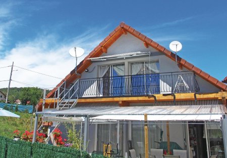 Apartment in Saint-Pierre-de-Curtille, France