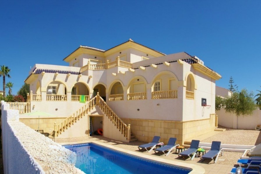 Villa to rent in Ciudad Quesada,