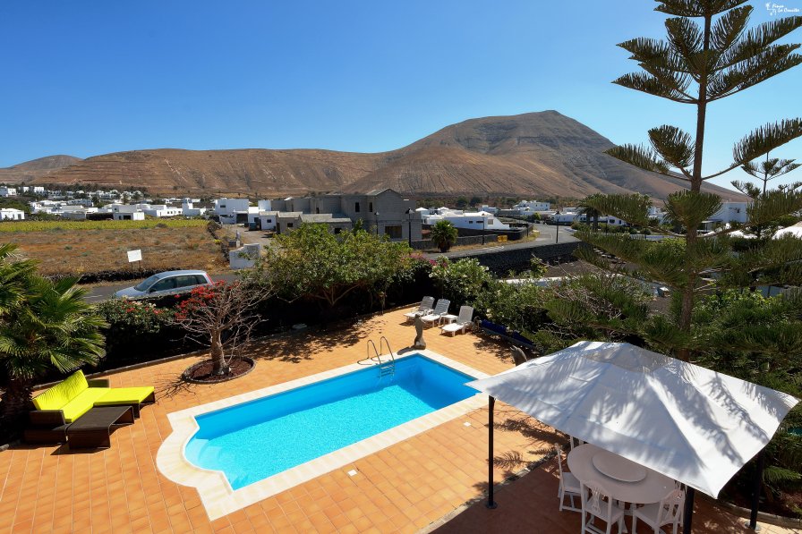 Villa to rent in Yaiza, Lanzarote with private pool 223986