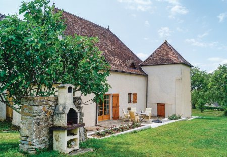 Villa in Mary, France