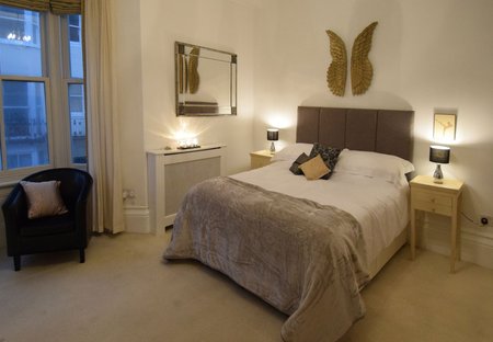 Apartment in Queen'S Park, England